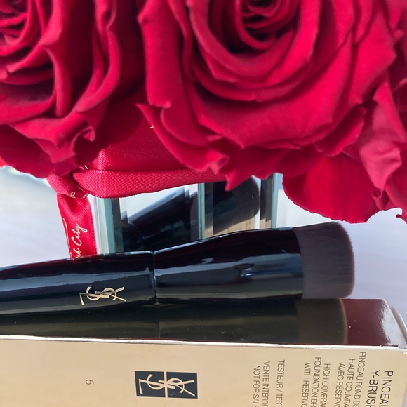 Yves Saint Laurent Makeup Yves Saint Laurent Pinceau Ybrush High